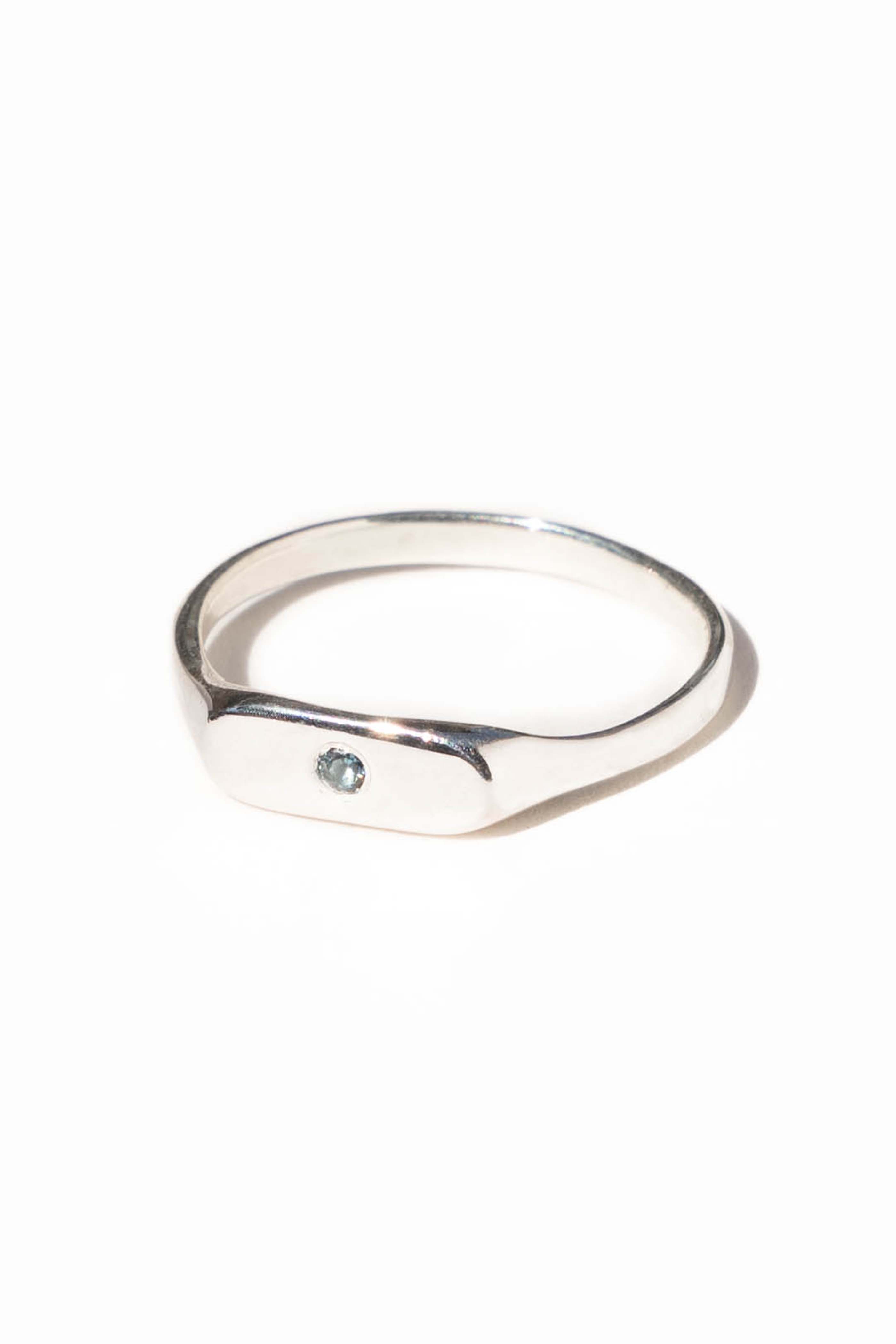 Preorder: TUYA signet + gemstone