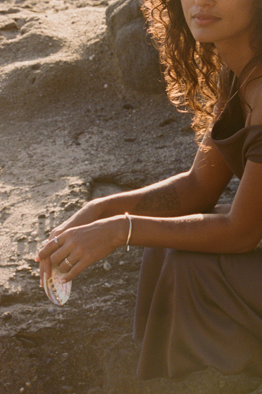 Preorder: TUYA signet