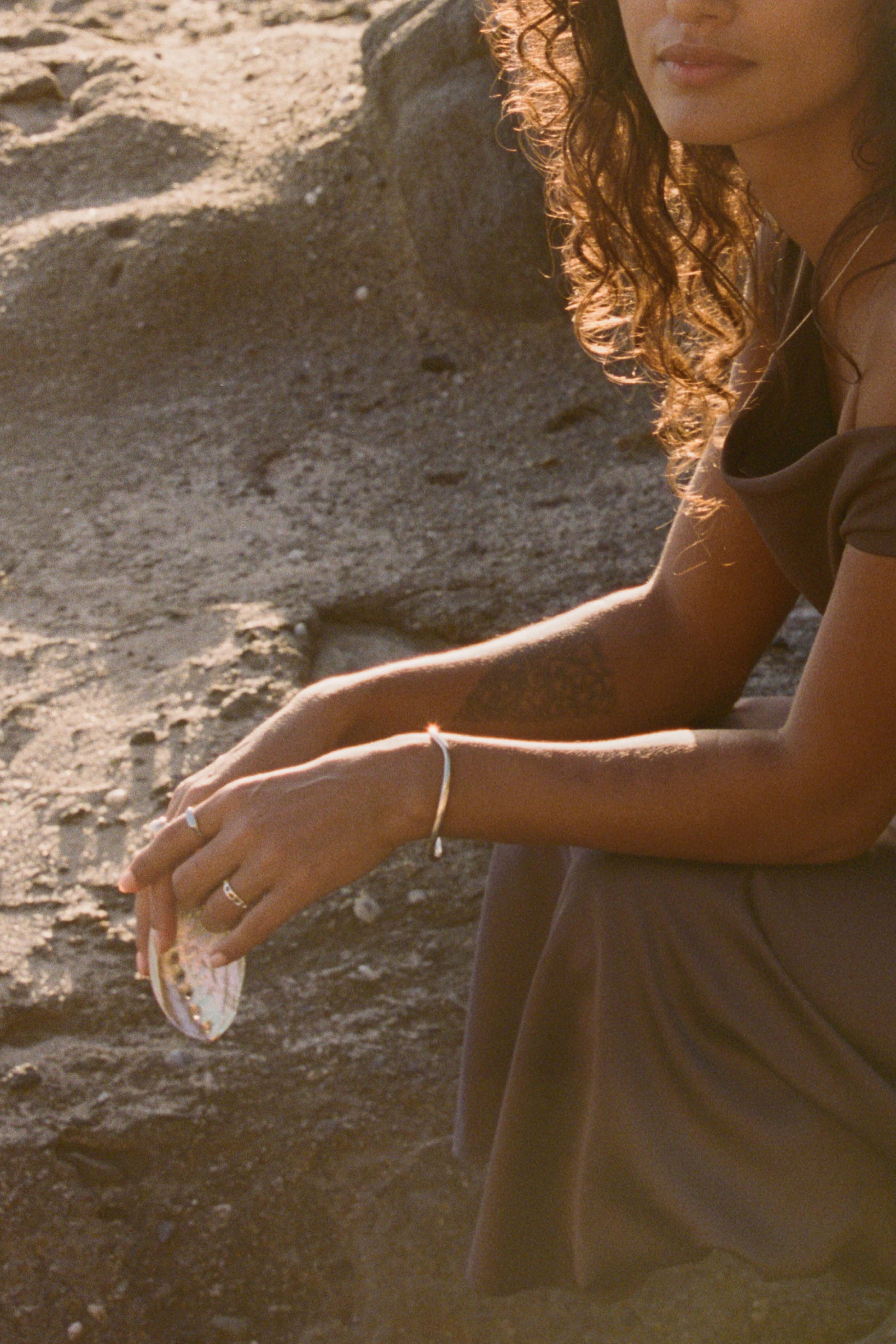 Preorder: TUYA signet